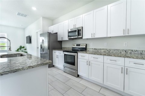 Casa en venta en Kissimmee, Florida, 4 dormitorios, 163.32 m2 № 1907022 - foto 17