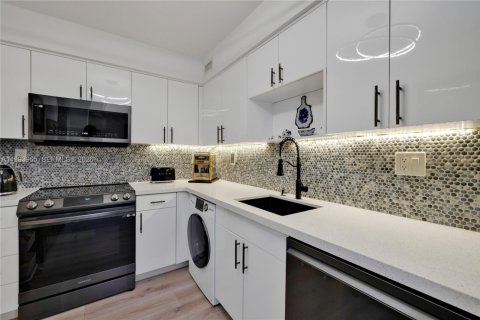 Снять в аренду кондоминиум в Холливуд, Флорида 1 спальня, 69.21м2, № 2055688 - фото 5