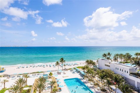 Снять в аренду кондоминиум в Холливуд, Флорида 1 спальня, 69.21м2, № 2055688 - фото 18