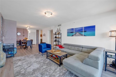 Снять в аренду кондоминиум в Холливуд, Флорида 1 спальня, 69.21м2, № 2055688 - фото 10