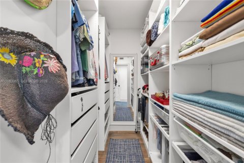 Снять в аренду кондоминиум в Холливуд, Флорида 1 спальня, 69.21м2, № 2055688 - фото 15