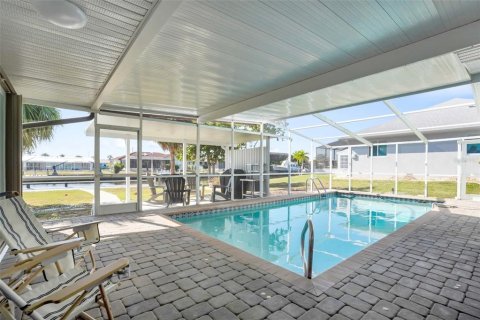 House in Port Charlotte, Florida 3 bedrooms, 143.44 sq.m. № 2433450 - photo 7
