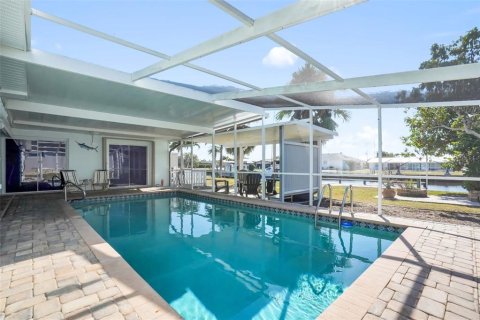 House in Port Charlotte, Florida 3 bedrooms, 143.44 sq.m. № 2433450 - photo 4