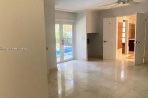 Casa en alquiler en Miami, Florida, 3 dormitorios, 213.95 m2 № 1923509 - foto 9