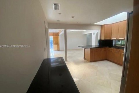 Casa en alquiler en Miami, Florida, 3 dormitorios, 213.95 m2 № 1923509 - foto 16