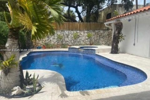 Casa en Miami, Florida 3 dormitorios, 213.95 m2 № 1923509