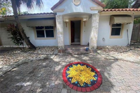 Casa en alquiler en Miami, Florida, 3 dormitorios, 213.95 m2 № 1923509 - foto 4