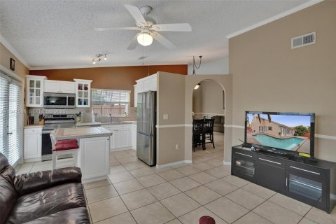 Villa ou maison à louer à Miami, Floride: 3 chambres, 131.46 m2 № 2003665 - photo 25