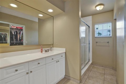 Villa ou maison à louer à Miami, Floride: 3 chambres, 131.46 m2 № 2003665 - photo 13