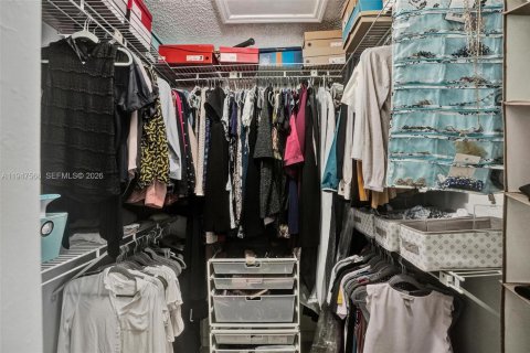 Villa ou maison à louer à Miami, Floride: 3 chambres, 131.46 m2 № 2003665 - photo 16