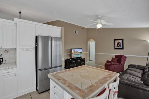 Villa ou maison à louer à Miami, Floride: 3 chambres, 131.46 m2 № 2003665 - photo 22