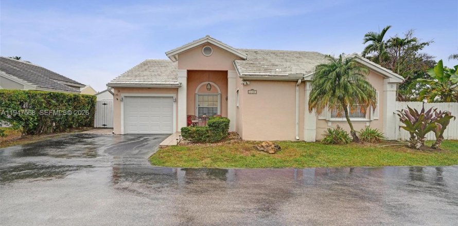 Villa ou maison à Miami, Floride 3 chambres, 131.46 m2 № 2003665