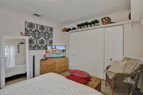 Villa ou maison à louer à Miami, Floride: 3 chambres, 131.46 m2 № 2003665 - photo 28