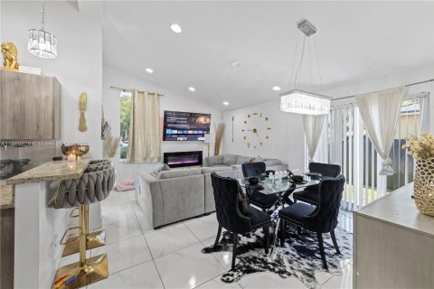 Casa en venta en Dania Beach, Florida, 3 dormitorios, 114.46 m2 № 1896825 - foto 4