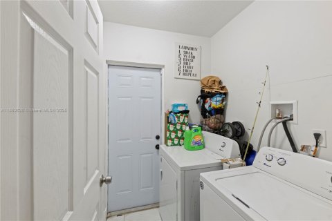 Casa en venta en Dania Beach, Florida, 3 dormitorios, 114.46 m2 № 1896825 - foto 18