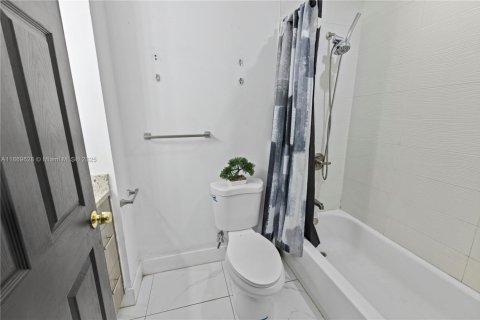 Casa en venta en Dania Beach, Florida, 3 dormitorios, 114.46 m2 № 1896825 - foto 14