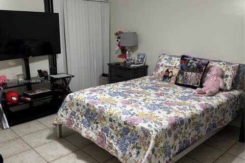 Condo in Miami, Florida, 3 bedrooms  № 1417078 - photo 11