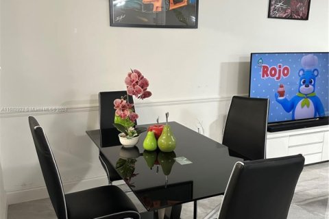 Condo in Miami, Florida, 3 bedrooms  № 1417078 - photo 13
