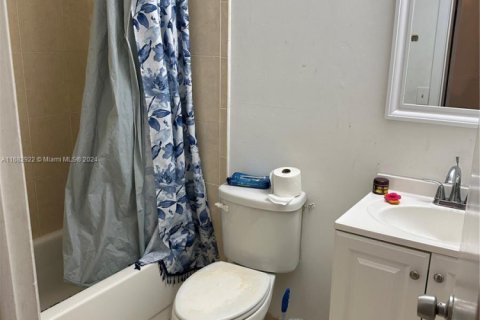 Condo in Miami, Florida, 3 bedrooms  № 1417078 - photo 15