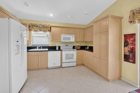 House in Boynton Beach, Florida 3 bedrooms, 155.33 sq.m. № 2252723 - photo 6