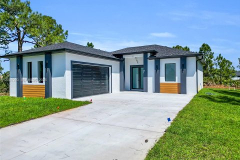 Villa ou maison à vendre à Lehigh Acres, Floride: 3 chambres, 122.17 m2 № 2071052 - photo 3