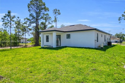 Villa ou maison à vendre à Lehigh Acres, Floride: 3 chambres, 122.17 m2 № 2071052 - photo 6