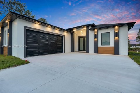 Villa ou maison à Lehigh Acres, Floride 3 chambres, 122.17 m2 № 2071052