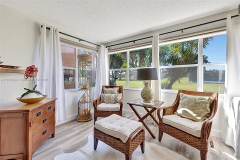 Condo in Sunrise, Florida, 1 bedroom  № 2021098 - photo 16