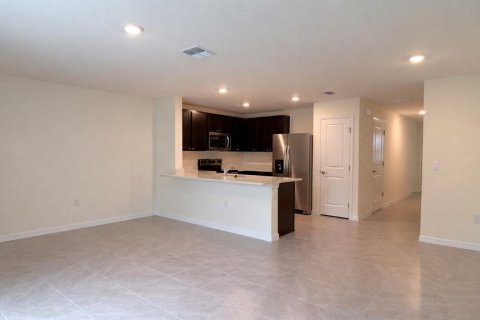 Townhouse in Ocala, Florida 3 bedrooms, 139.82 sq.m. № 2394073 - photo 6