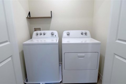 Townhouse in Ocala, Florida 3 bedrooms, 139.82 sq.m. № 2394073 - photo 15