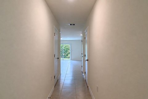Townhouse in Ocala, Florida 3 bedrooms, 139.82 sq.m. № 2394073 - photo 3