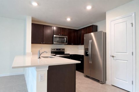 Townhouse in Ocala, Florida 3 bedrooms, 139.82 sq.m. № 2394073 - photo 5