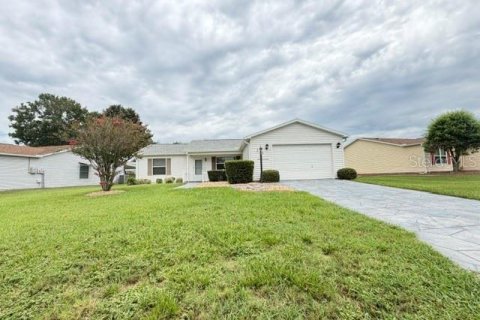 Villa ou maison à Lady Lake, Floride 2 chambres, 126.35 m2 № 2296657