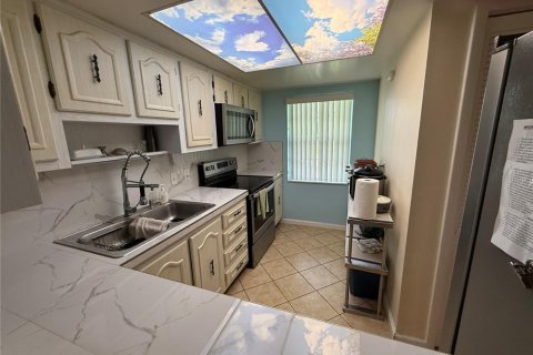 Condo in Winter Haven, Florida, 2 bedrooms  № 1681233 - photo 11