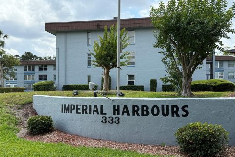 Condo in Winter Haven, Florida, 2 bedrooms  № 1681233 - photo 1