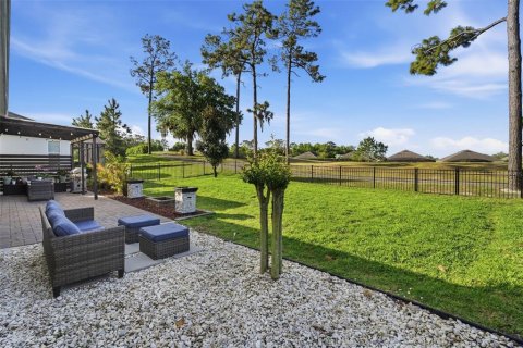 House in DeLand, Florida 3 bedrooms, 218.88 sq.m. № 2208220 - photo 8