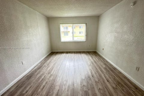 Condo in Miami Gardens, Florida, 1 bedroom  № 1859153 - photo 5