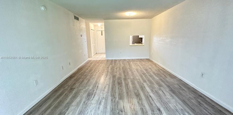 Condo in Miami Gardens, Florida, 1 bedroom  № 1859153