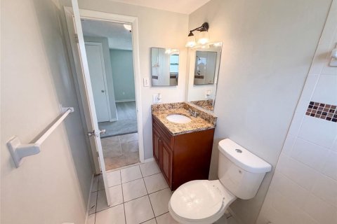 Casa en venta en New Port Richey, Florida, 2 dormitorios, 78.04 m2 № 2267327 - foto 10
