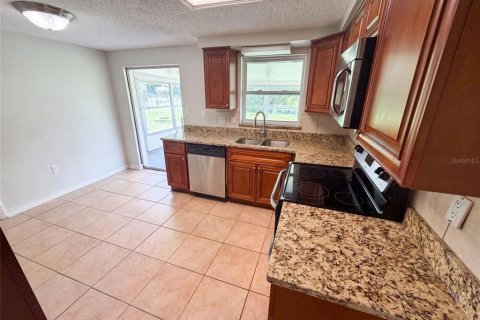 Casa en venta en New Port Richey, Florida, 2 dormitorios, 78.04 m2 № 2267327 - foto 14