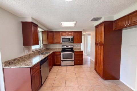 Casa en venta en New Port Richey, Florida, 2 dormitorios, 78.04 m2 № 2267327 - foto 15