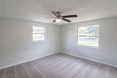 Casa en venta en New Port Richey, Florida, 2 dormitorios, 78.04 m2 № 2267327 - foto 9