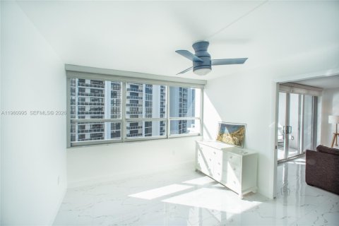 Снять в аренду кондоминиум в Майами-Бич, Флорида 2 спальни, 123м2, № 2021824 - фото 6