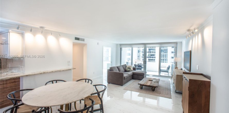 Кондоминиум с 2 спальнями в Майами-Бич, Флорида № 2021824