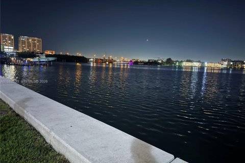 Copropriété à louer à Sunny Isles Beach, Floride: 2 chambres, 103.68 m2 № 2023240 - photo 20