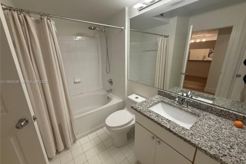 Copropriété à louer à Sunny Isles Beach, Floride: 2 chambres, 103.68 m2 № 2023240 - photo 13