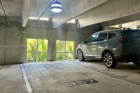 Copropriété à louer à Sunny Isles Beach, Floride: 2 chambres, 103.68 m2 № 2023240 - photo 16