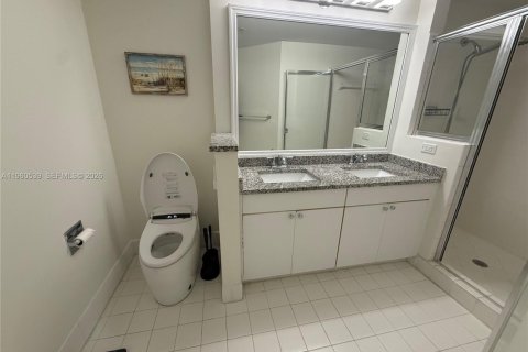 Copropriété à louer à Sunny Isles Beach, Floride: 2 chambres, 103.68 m2 № 2023240 - photo 8