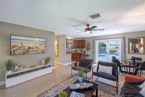 Casa en alquiler en Pompano Beach, Florida, 2 dormitorios, 174.19 m2 № 1930141 - foto 2