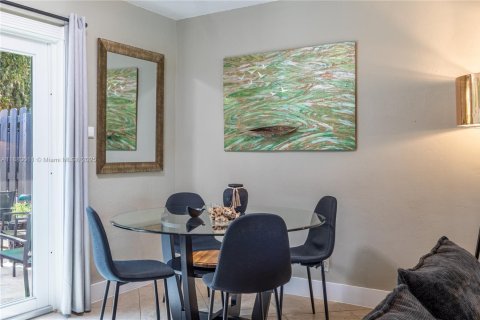Casa en alquiler en Pompano Beach, Florida, 2 dormitorios, 174.19 m2 № 1930141 - foto 11